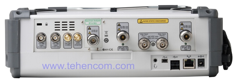 Расположение коннекторов моделей с анализатором спектра: Anritsu MS2036C (9 ГГц), MS2037C (15 ГГц) и MS2038C (20 ГГц)