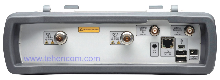 External view of the location of the connectors of the AFU analyzers, waveguides, cables and antennas of the Anritsu Site Master S820E series