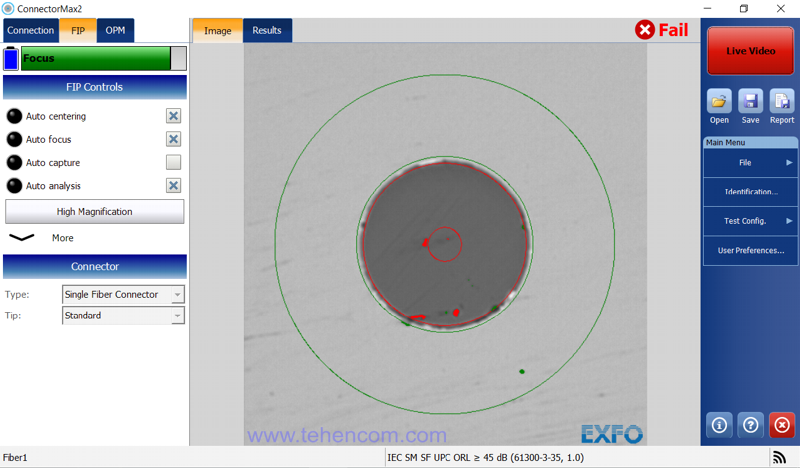 Этот оптический коннектор выглядит как хороший, но после проверки микроскопом EXFO FIP-400B оказывается не соответствующим требованиям стандарта IEC 61300-3-35