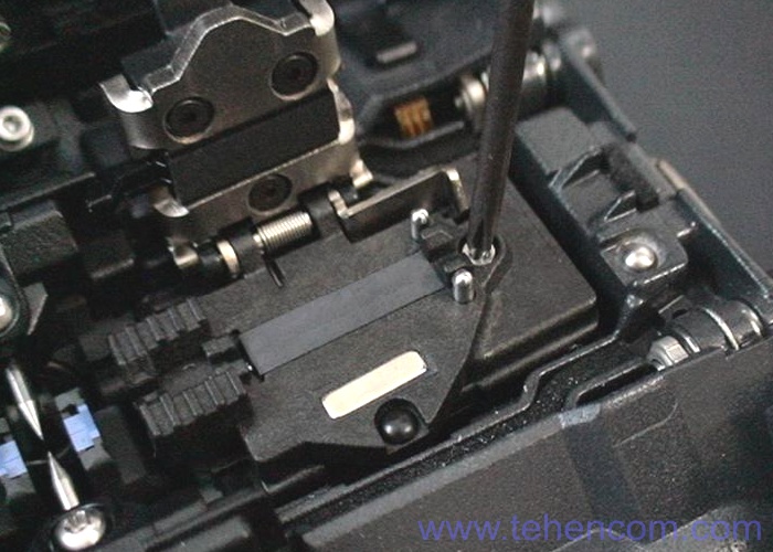 To replace the Fujikura CLAMP-S70 holder, you need to unscrew one screw