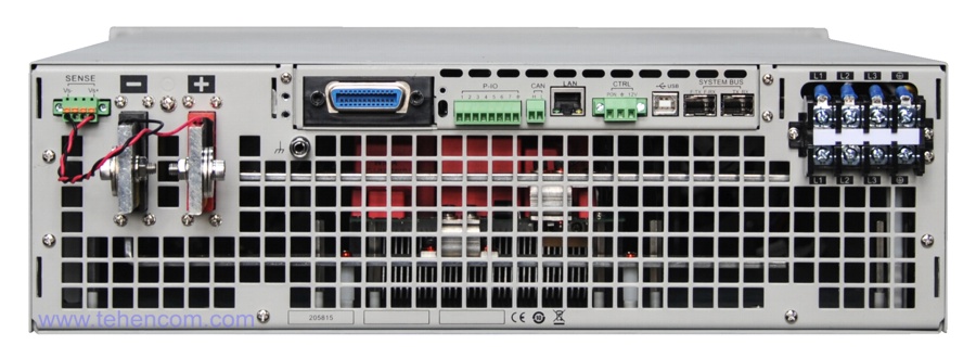 Задняя панель модели ITECH IT6018C-500-90 с максимальной выходной мощностью 18 кВт.