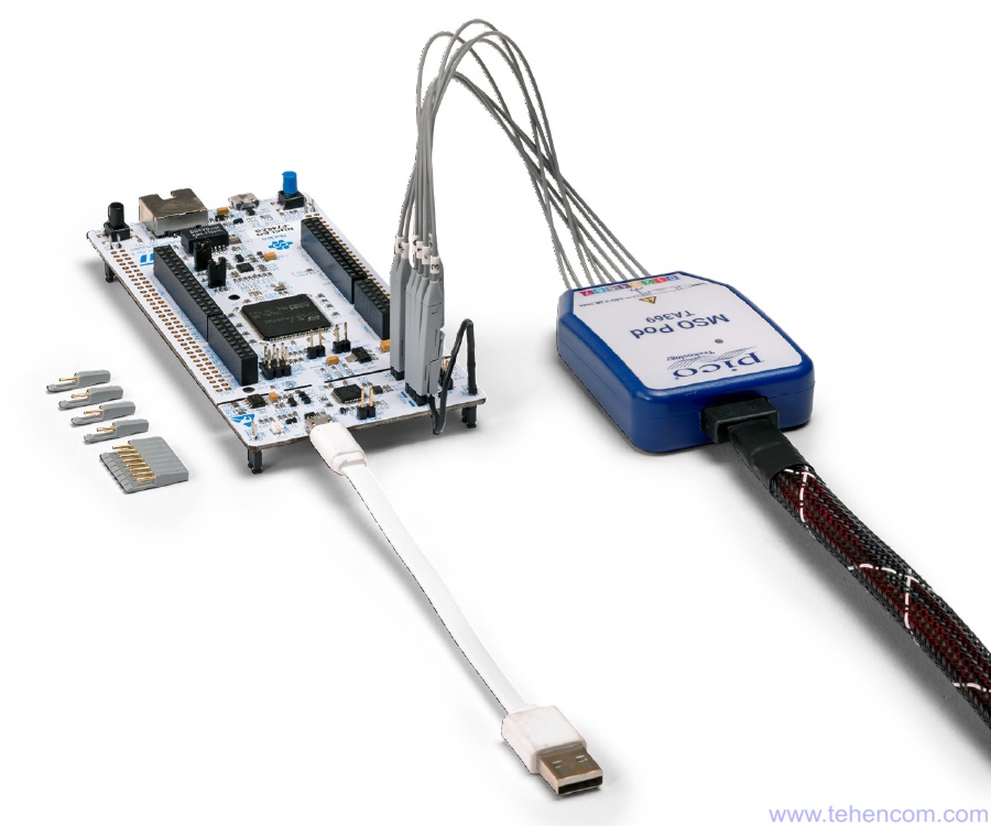 Appearance of the digital probe Pico Technology TA369 when connected to the test prototype