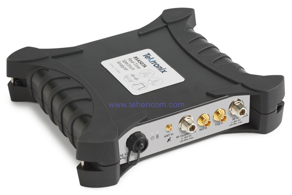 Tektronix RSA500A - серия портативных спектроанализаторов реального времени (модели RSA503A и RSA507A) с опцией следящего генератора, анализатора АФУ, кабелей и антенн