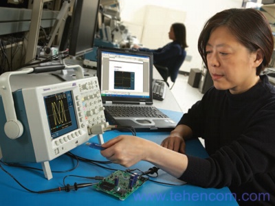 Tektronix TDS3000C Series oscilloscopes make it easy to transfer, document and analyze data on a computer