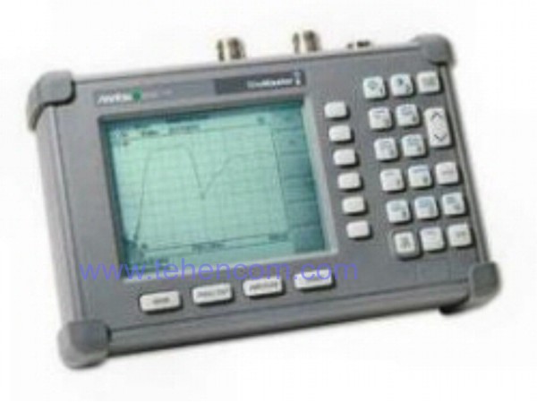 Handheld spectrum analyzer, cables and antennas up to 2.5 GHz Anritsu S251A used