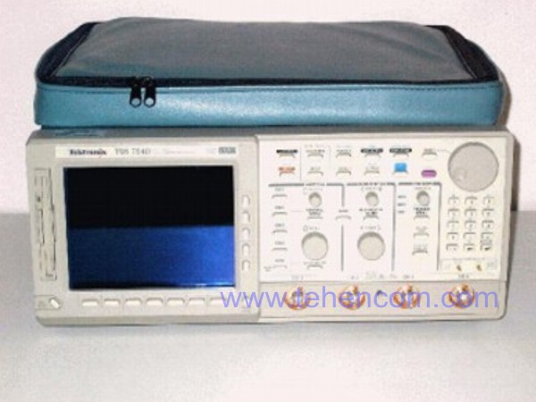 Used Tektronix TDS754D Digital Oscilloscope, 500 MHz, 4 Channels